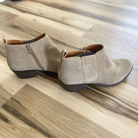 NEW Lucky Brand Women's Taupe Suede Leather Ankle Bootie Size 8.5 Zip Closure - Picture 4 of 9